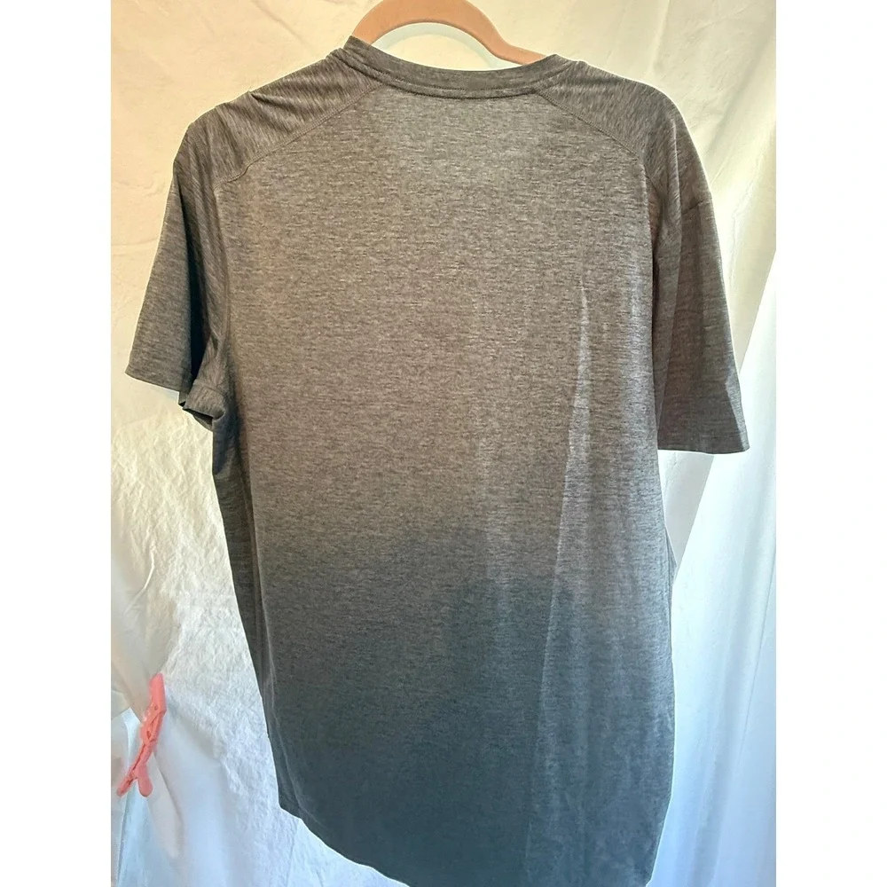 Nike Dri-FIT Mens Training Shirt Heather Grey Short Sleeve Swoosh Logo Large
